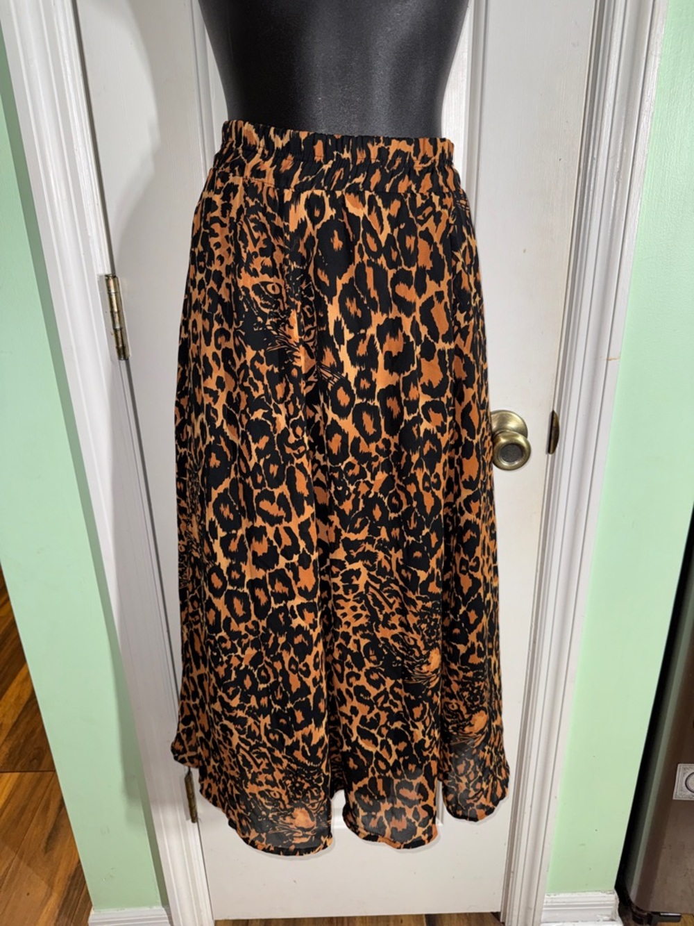 Clio Leopard Print Vintage Dopamine Leopard Head Print Midi Skirt Size M